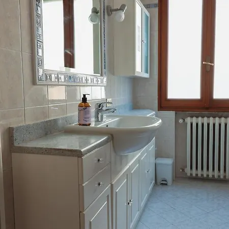 Vicino L'ospedale Con Parcheggio Gratuito 모데나