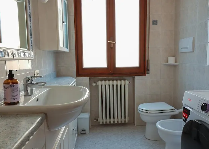 Vicino L'ospedale Con Parcheggio Gratuito Διαμέρισμα